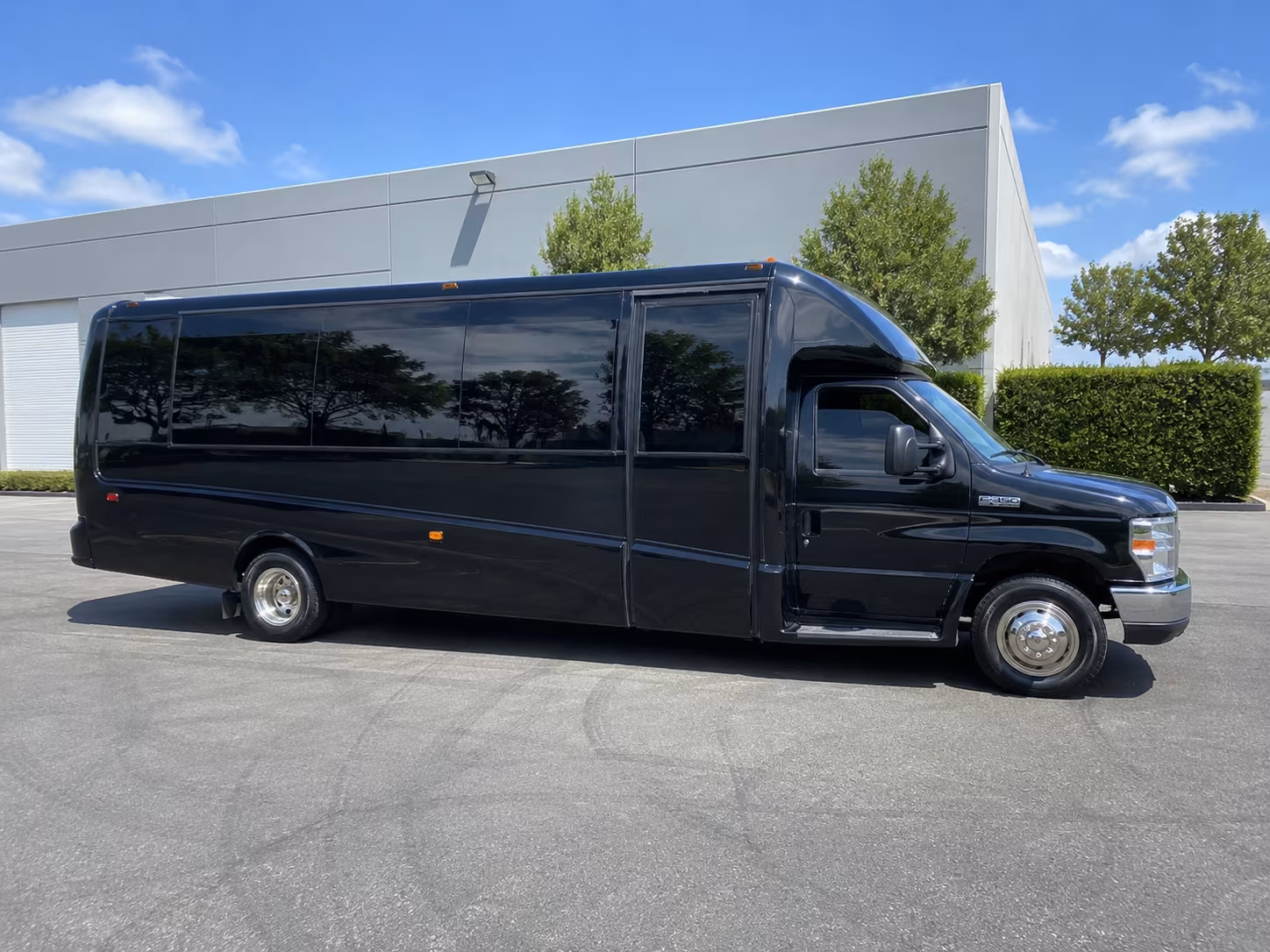 affordable montgomery prom party bus prices split across your group